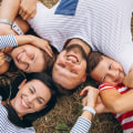 Capturar recuerdos familiares: poses familiares al aire libre